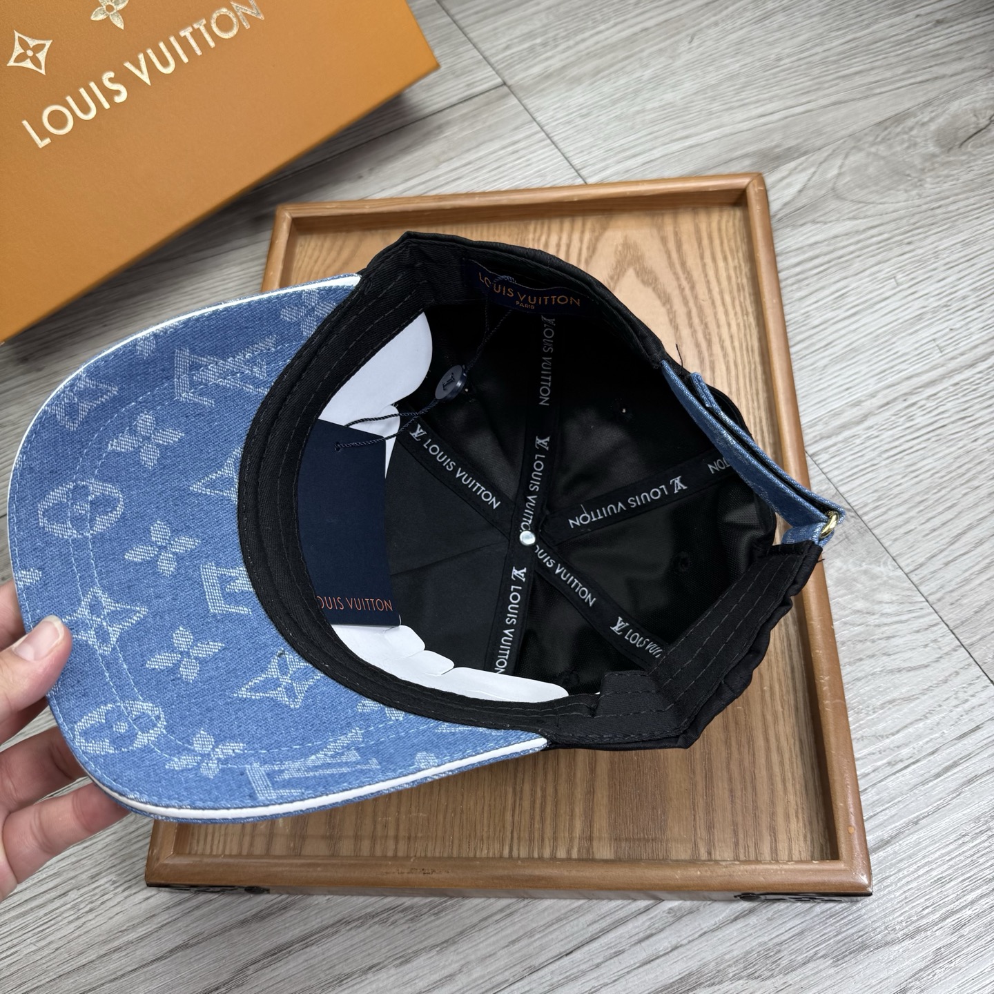 。L家。【配防尘袋】新品棒球帽！材质：纯棉！透气性好！春天挡风，夏天防晒必备单品！颜色大气！款式新颖别致