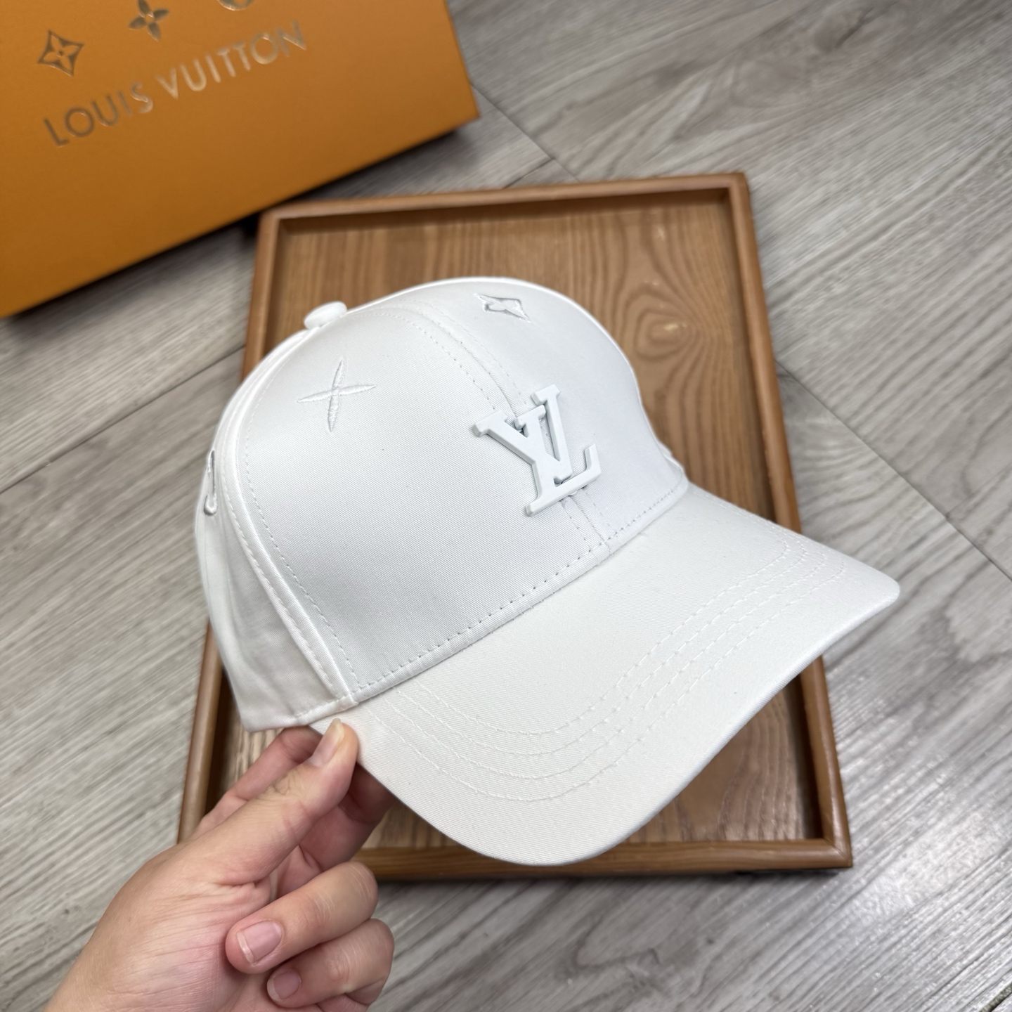 。L家。【配防尘袋】新品棒球帽！材质：纯棉！透气性好！春天挡风，夏天防晒必备单品！颜色大气！款式新颖别致