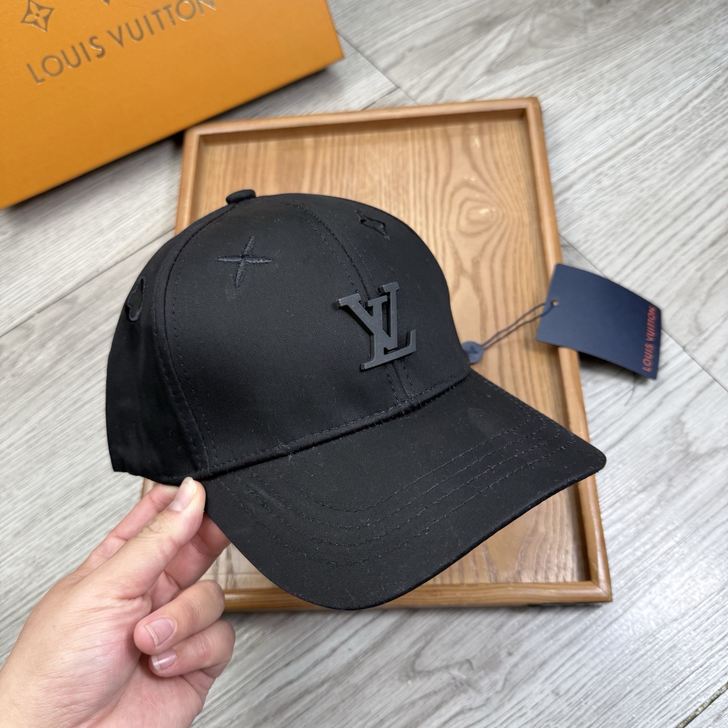 。L家。【配防尘袋】新品棒球帽！材质：纯棉！透气性好！春天挡风，夏天防晒必备单品！颜色大气！款式新颖别致