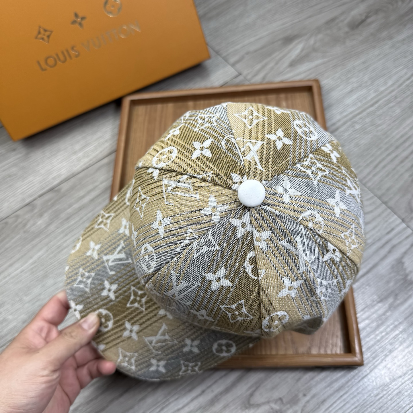 。L家。【配防尘袋】新品棒球帽！材质：纯棉！透气性好！春天挡风，夏天防晒必备单品！颜色大气！款式新颖别致