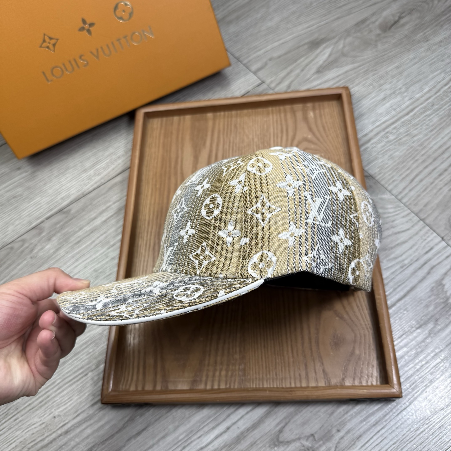。L家。【配防尘袋】新品棒球帽！材质：纯棉！透气性好！春天挡风，夏天防晒必备单品！颜色大气！款式新颖别致