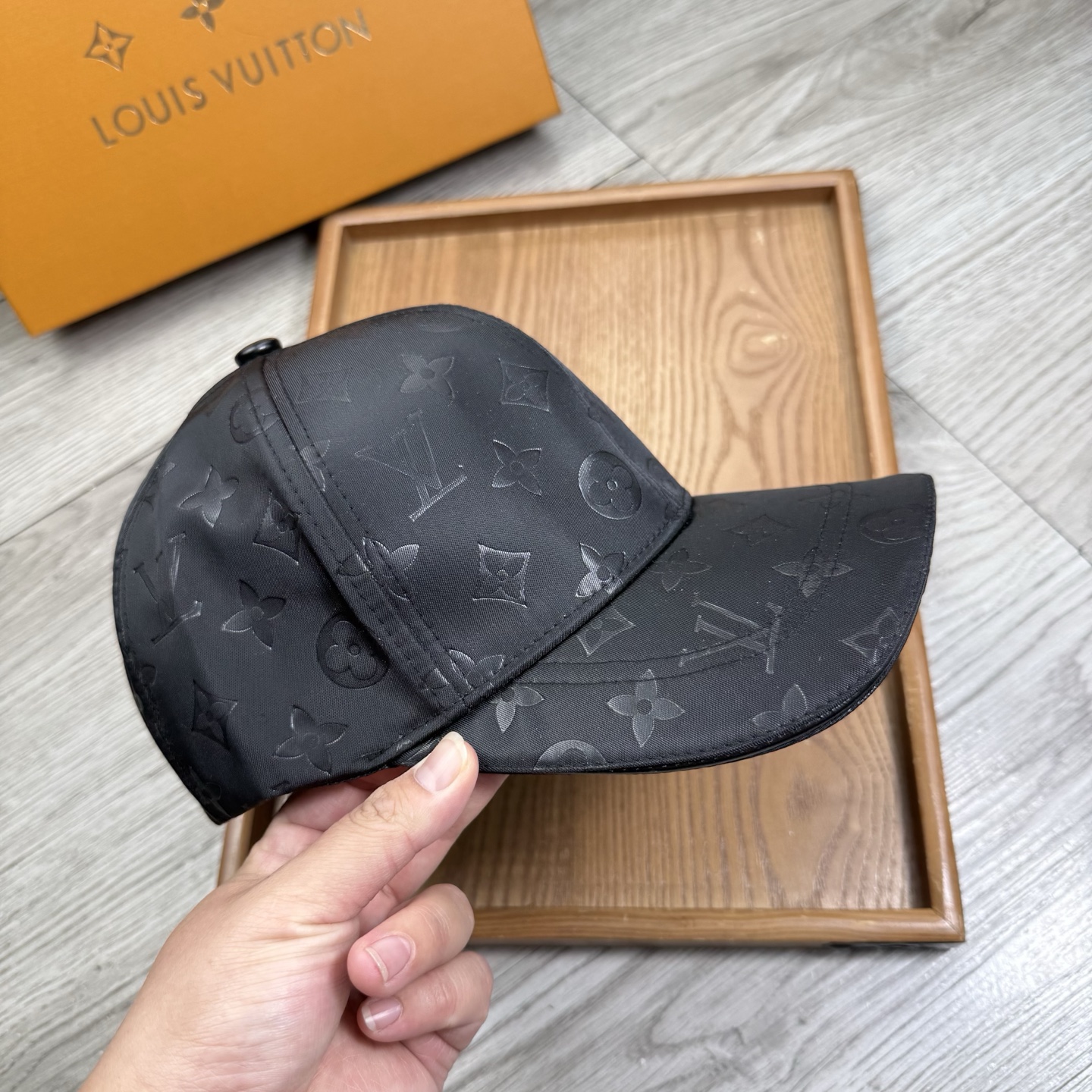 。L家。【配防尘袋】新品棒球帽！材质：纯棉！透气性好！春天挡风，夏天防晒必备单品！颜色大气！款式新颖别致
