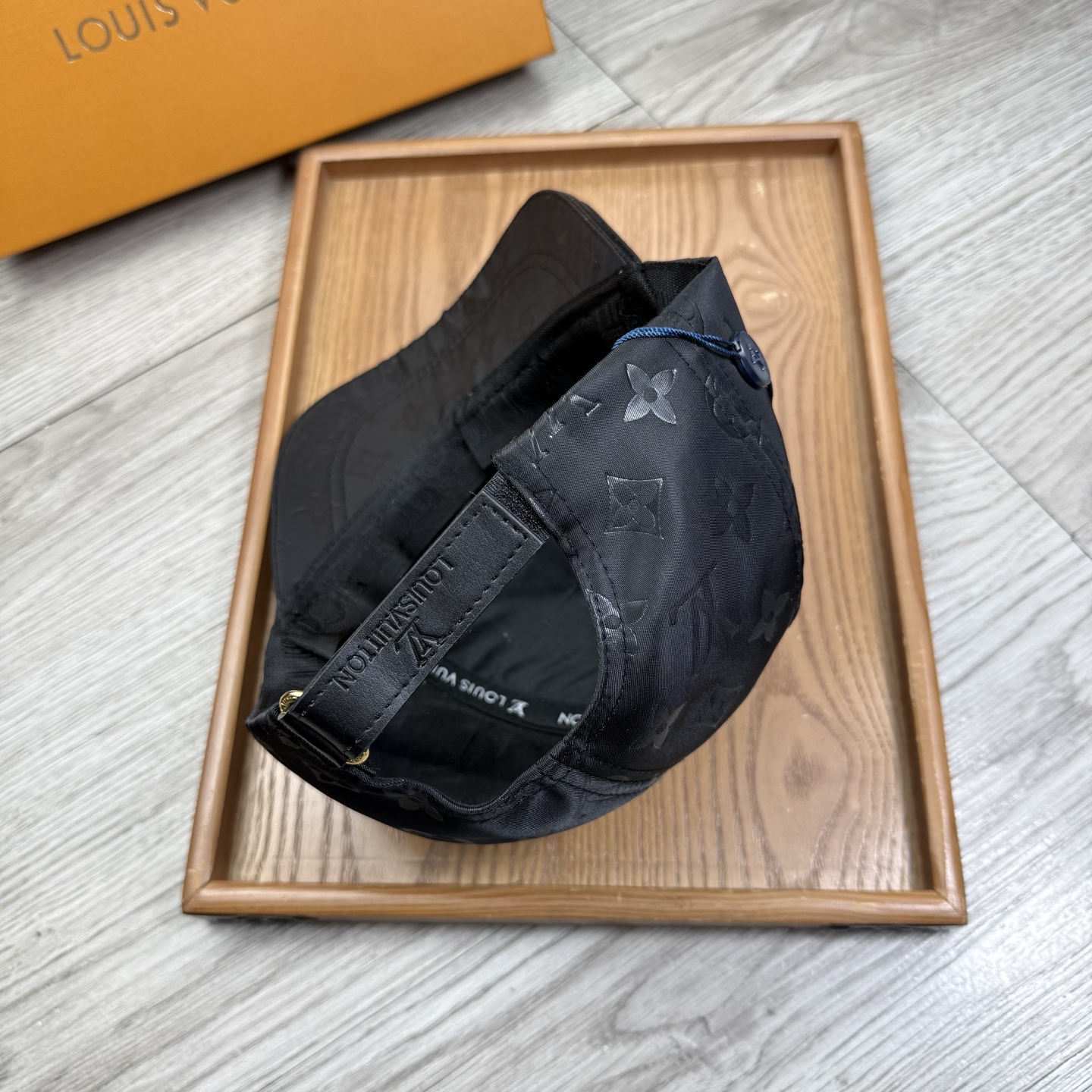 。L家。【配防尘袋】新品棒球帽！材质：纯棉！透气性好！春天挡风，夏天防晒必备单品！颜色大气！款式新颖别致