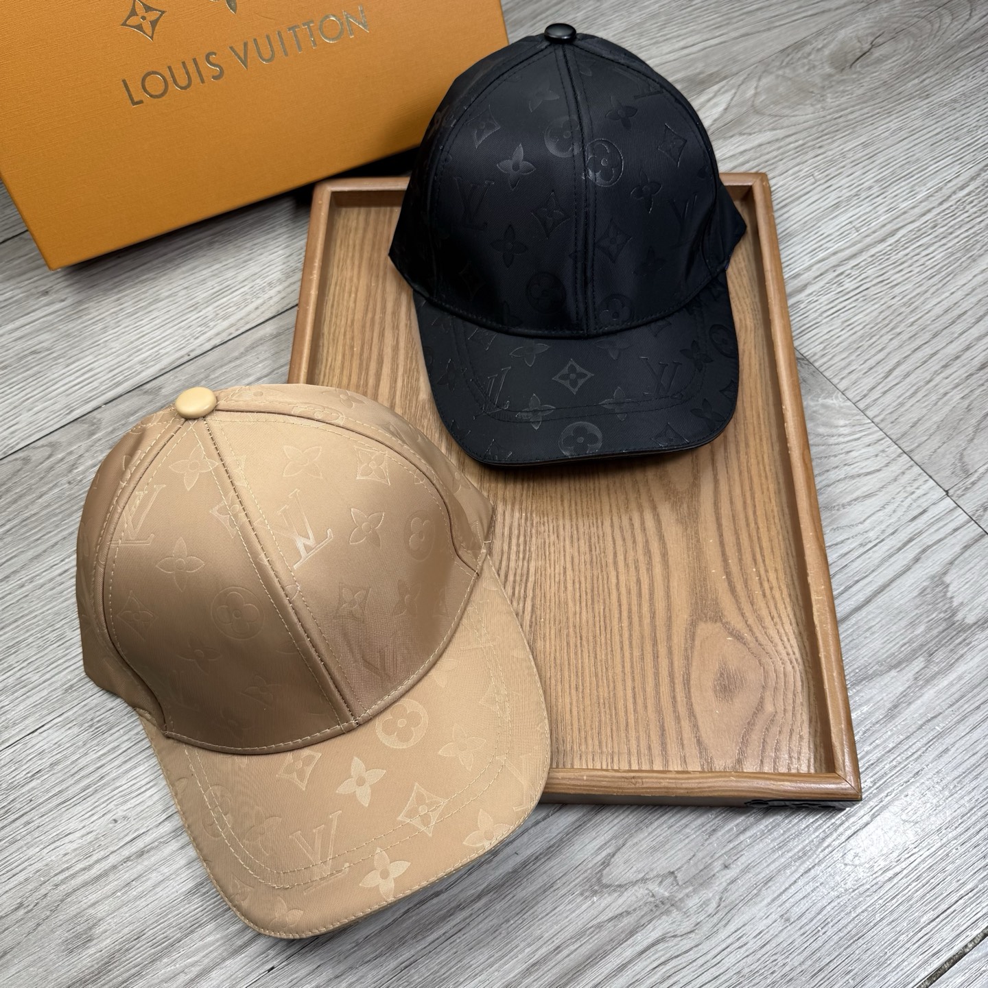 。L家。【配防尘袋】新品棒球帽！材质：纯棉！透气性好！春天挡风，夏天防晒必备单品！颜色大气！款式新颖别致