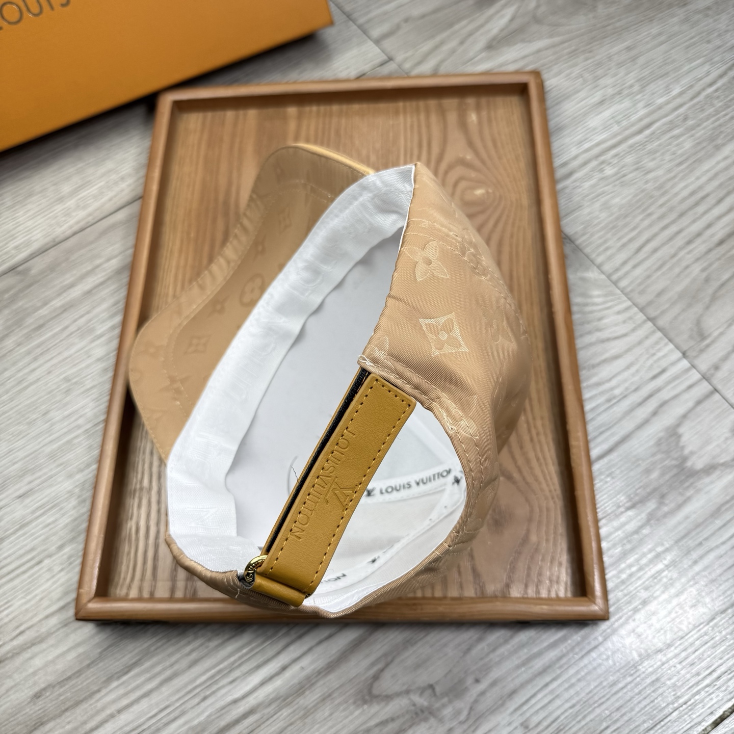。L家。【配防尘袋】新品棒球帽！材质：纯棉！透气性好！春天挡风，夏天防晒必备单品！颜色大气！款式新颖别致