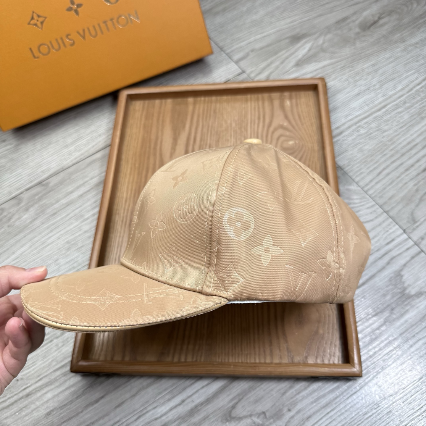 。L家。【配防尘袋】新品棒球帽！材质：纯棉！透气性好！春天挡风，夏天防晒必备单品！颜色大气！款式新颖别致
