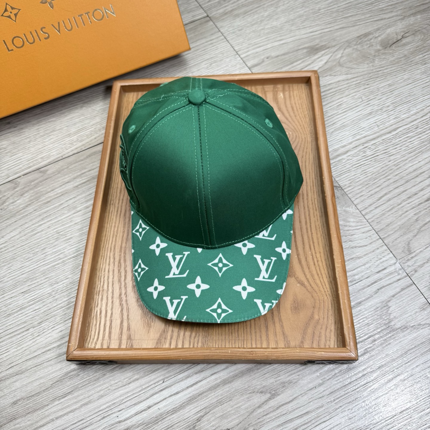 。L家。【配防尘袋】新品棒球帽！材质：纯棉！透气性好！春天挡风，夏天防晒必备单品！颜色大气！款式新颖别致