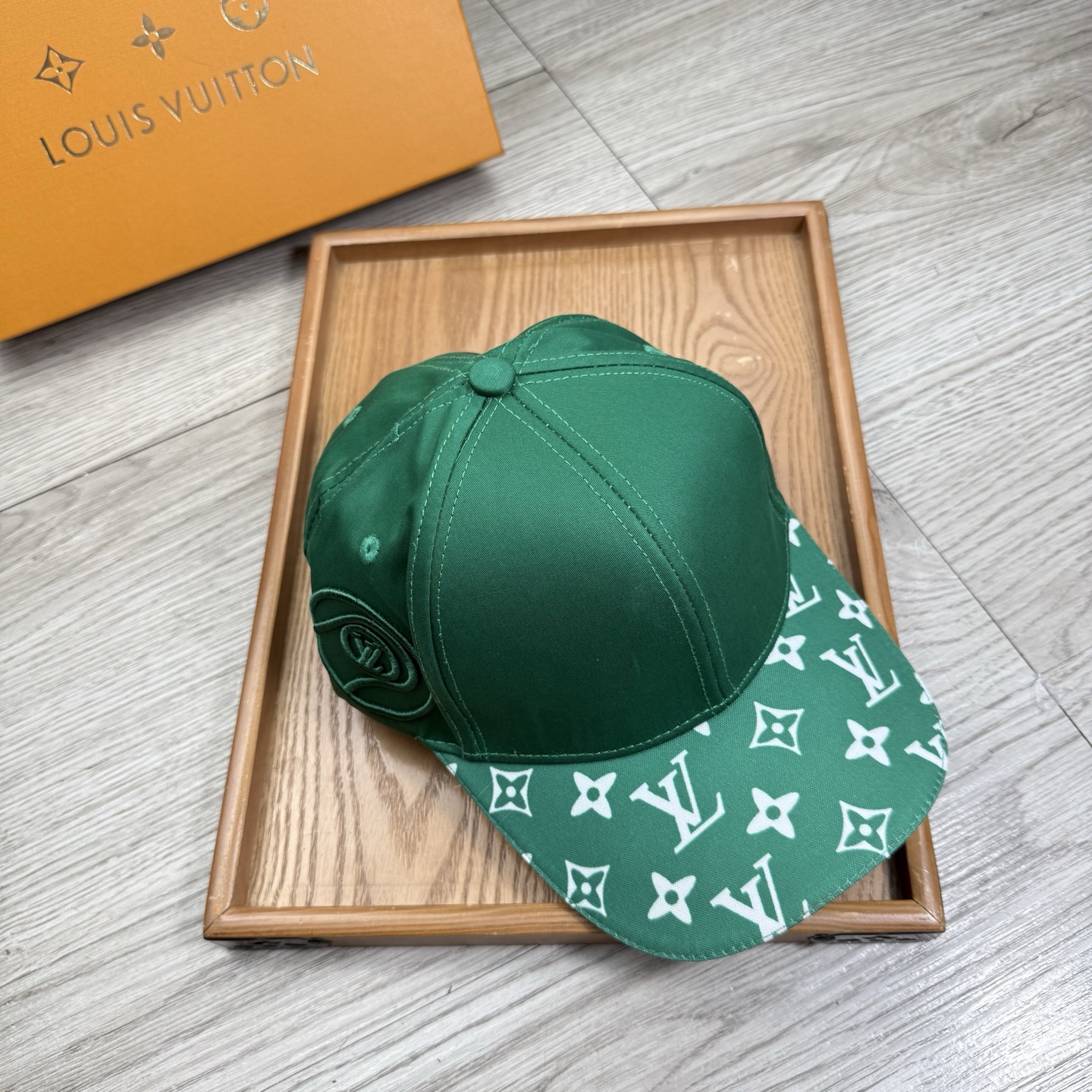 。L家。【配防尘袋】新品棒球帽！材质：纯棉！透气性好！春天挡风，夏天防晒必备单品！颜色大气！款式新颖别致