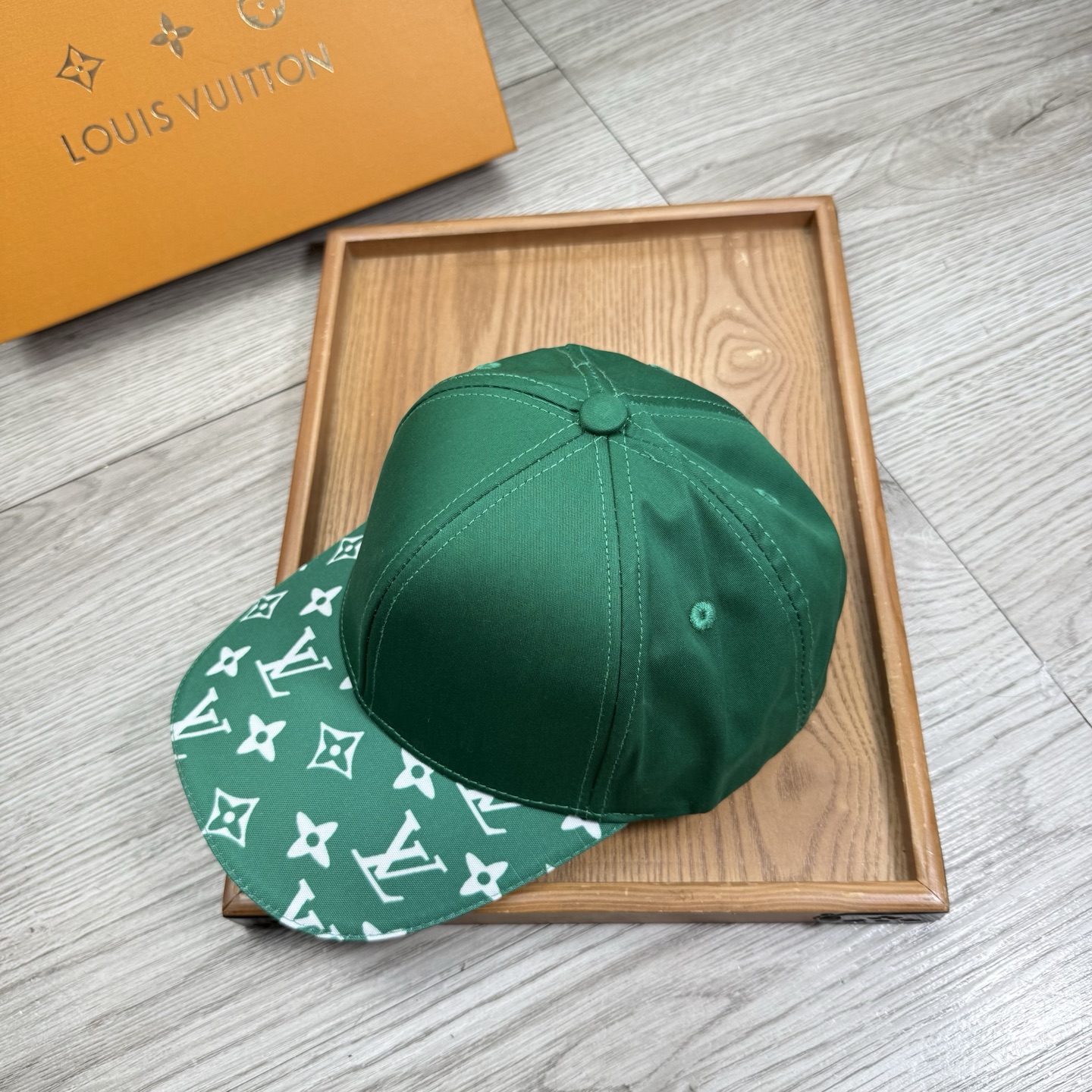 。L家。【配防尘袋】新品棒球帽！材质：纯棉！透气性好！春天挡风，夏天防晒必备单品！颜色大气！款式新颖别致