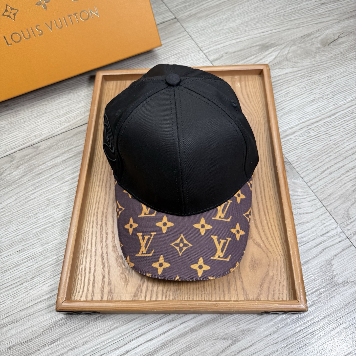 。L家。【配防尘袋】新品棒球帽！材质：纯棉！透气性好！春天挡风，夏天防晒必备单品！颜色大气！款式新颖别致