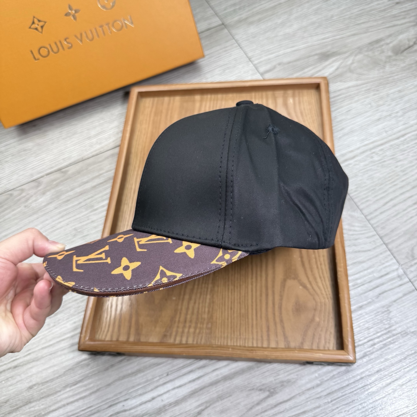 。L家。【配防尘袋】新品棒球帽！材质：纯棉！透气性好！春天挡风，夏天防晒必备单品！颜色大气！款式新颖别致