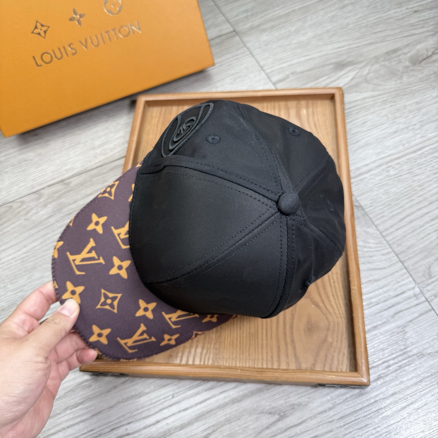 。L家。【配防尘袋】新品棒球帽！材质：纯棉！透气性好！春天挡风，夏天防晒必备单品！颜色大气！款式新颖别致