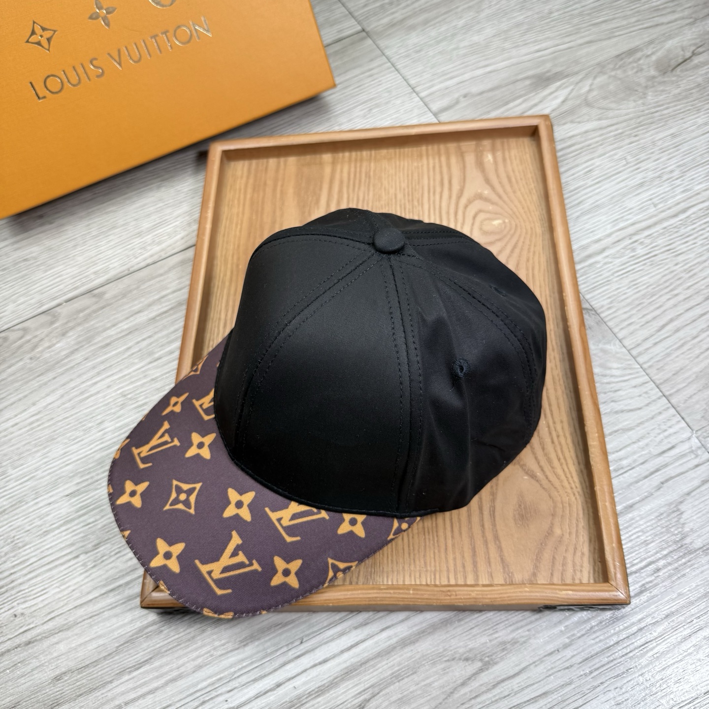 。L家。【配防尘袋】新品棒球帽！材质：纯棉！透气性好！春天挡风，夏天防晒必备单品！颜色大气！款式新颖别致