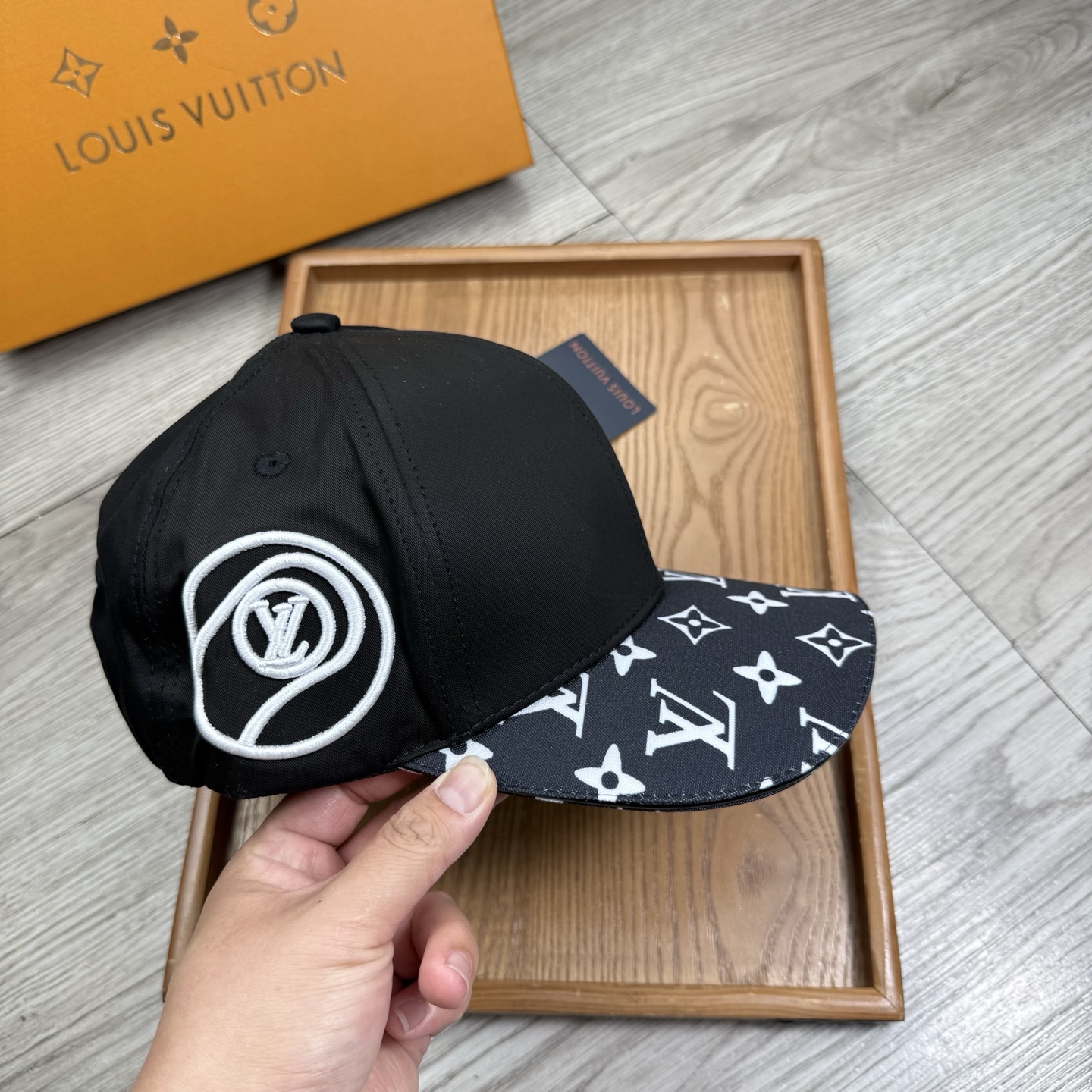 。L家。【配防尘袋】新品棒球帽！材质：纯棉！透气性好！春天挡风，夏天防晒必备单品！颜色大气！款式新颖别致