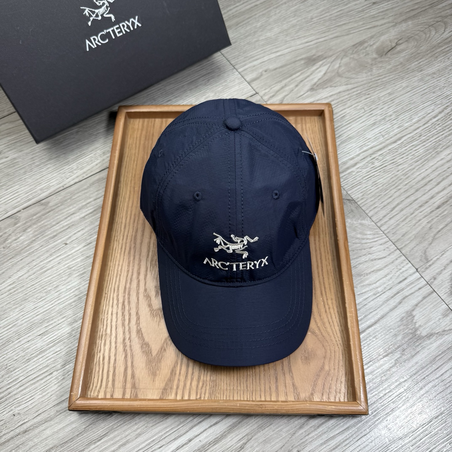 。始祖鸟。【配防尘袋】新品棒球帽！材质：纯棉！透气性好！春天挡风，夏天防晒必备单品！颜色大气！款式新颖别