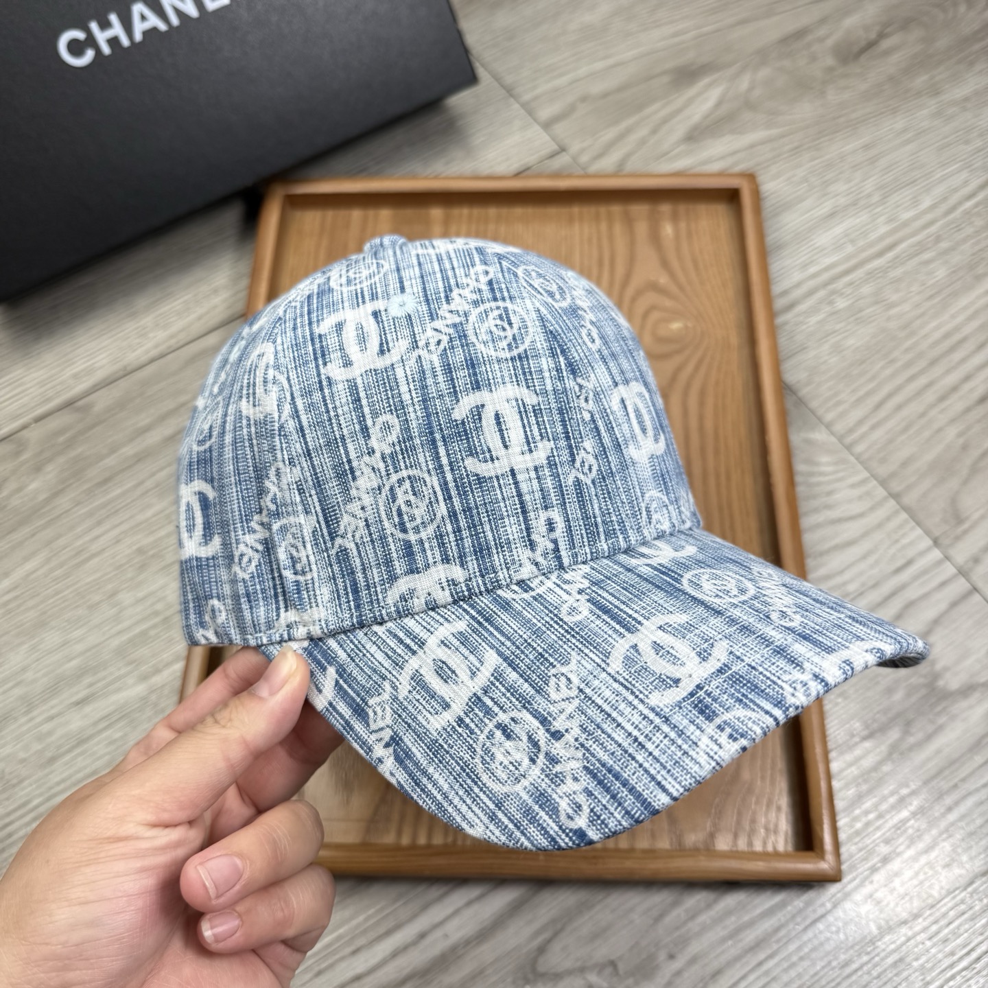 。C家。【配防尘袋】新品棒球帽！材质：纯棉！透气性好！春天挡风，夏天防晒必备单品！颜色大气！款式新颖别致