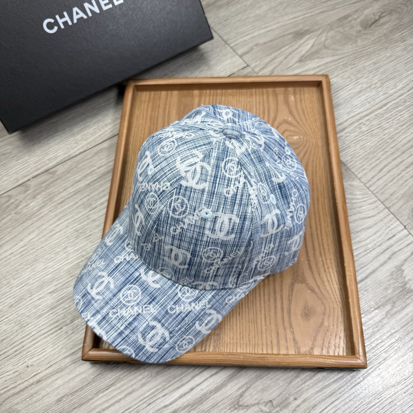 。C家。【配防尘袋】新品棒球帽！材质：纯棉！透气性好！春天挡风，夏天防晒必备单品！颜色大气！款式新颖别致