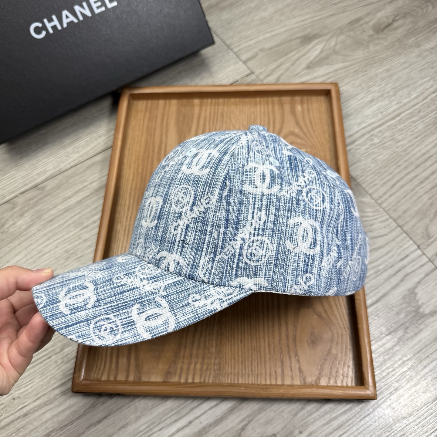 。C家。【配防尘袋】新品棒球帽！材质：纯棉！透气性好！春天挡风，夏天防晒必备单品！颜色大气！款式新颖别致
