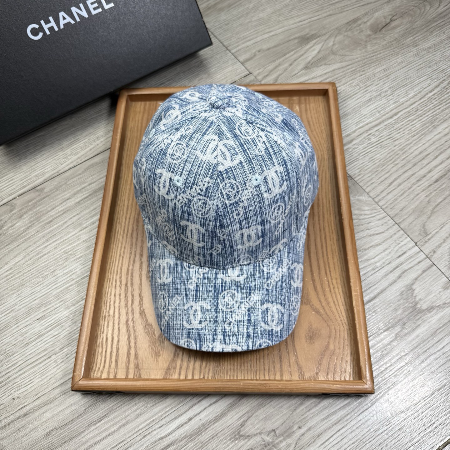 NO:823460,Special price. C Home. [With dust bag] New baseball cap!  Material pure cotton!  Good breathability!  A must-have item for wind protection in spring and sun protection in summer!  The color is grand!  The style is novel and unique and goes well with clothes!  Highly practical and high-end quality!  Match it as you like~it looks really good!  !  hat straw hat bucket hat baseball cap, hat, chanel, espadrilles, hats19860909特价.C家.【配防尘袋】新品棒球帽！材质纯棉！透气性好！春天挡风,夏天防晒必备单品！颜色大气！款式新颖别致好搭配衣服！实用性强,高端品质！随心搭配～真的敲好看！！帽子草帽渔夫帽棒球帽,帽子,chanel,espadrilles,hats,hat