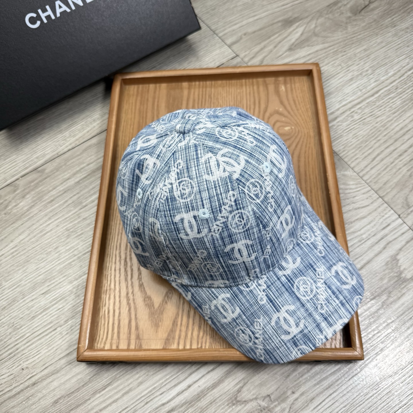 。C家。【配防尘袋】新品棒球帽！材质：纯棉！透气性好！春天挡风，夏天防晒必备单品！颜色大气！款式新颖别致