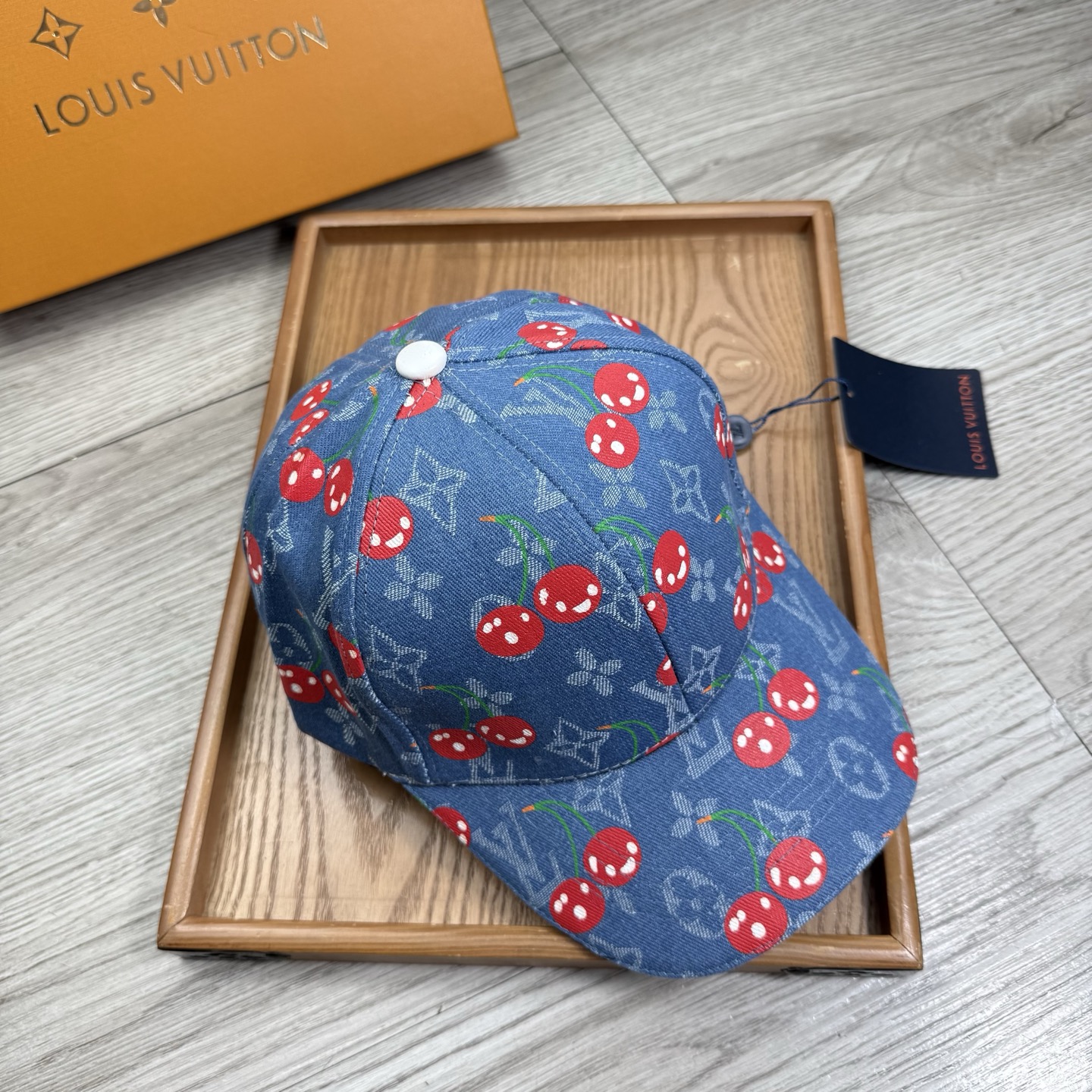 。L家。【配防尘袋】新品棒球帽！材质：纯棉！透气性好！春天挡风，夏天防晒必备单品！颜色大气！款式新颖别致
