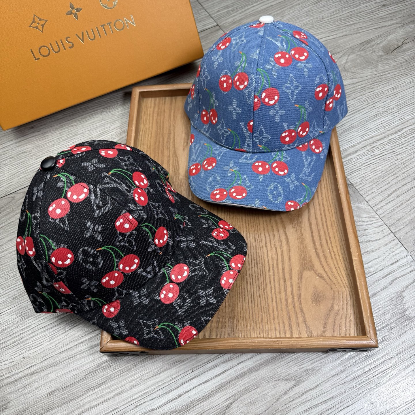 。L家。【配防尘袋】新品棒球帽！材质：纯棉！透气性好！春天挡风，夏天防晒必备单品！颜色大气！款式新颖别致