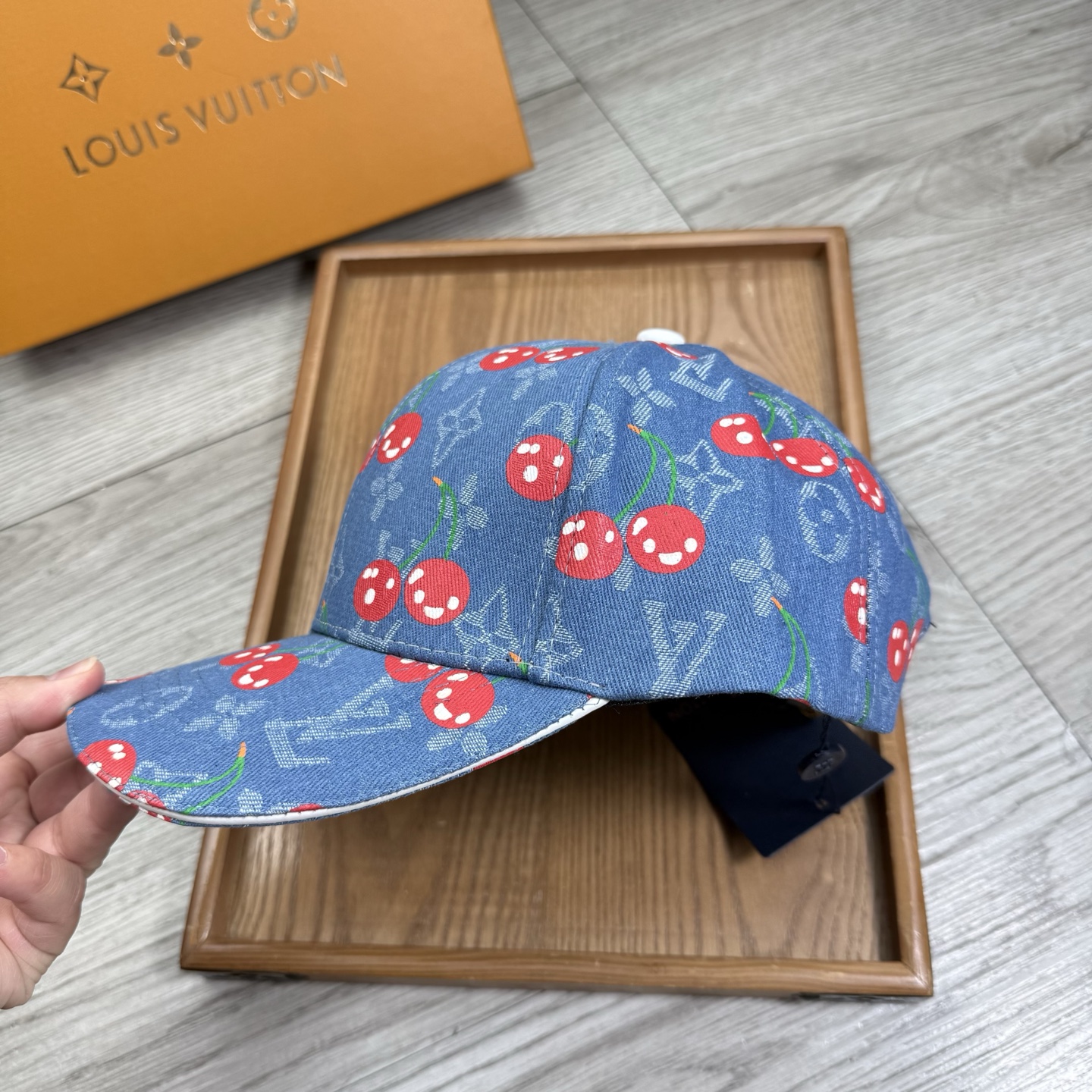 。L家。【配防尘袋】新品棒球帽！材质：纯棉！透气性好！春天挡风，夏天防晒必备单品！颜色大气！款式新颖别致