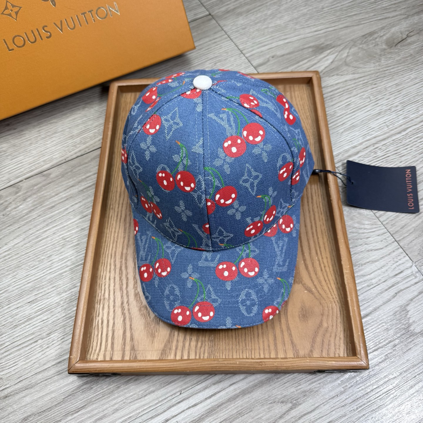 。L家。【配防尘袋】新品棒球帽！材质：纯棉！透气性好！春天挡风，夏天防晒必备单品！颜色大气！款式新颖别致