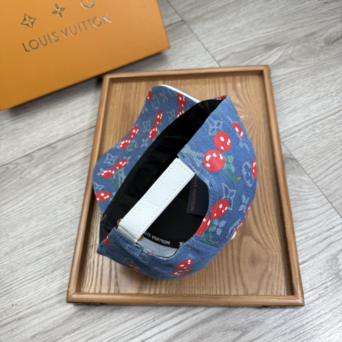 。L家。【配防尘袋】新品棒球帽！材质：纯棉！透气性好！春天挡风，夏天防晒必备单品！颜色大气！款式新颖别致
