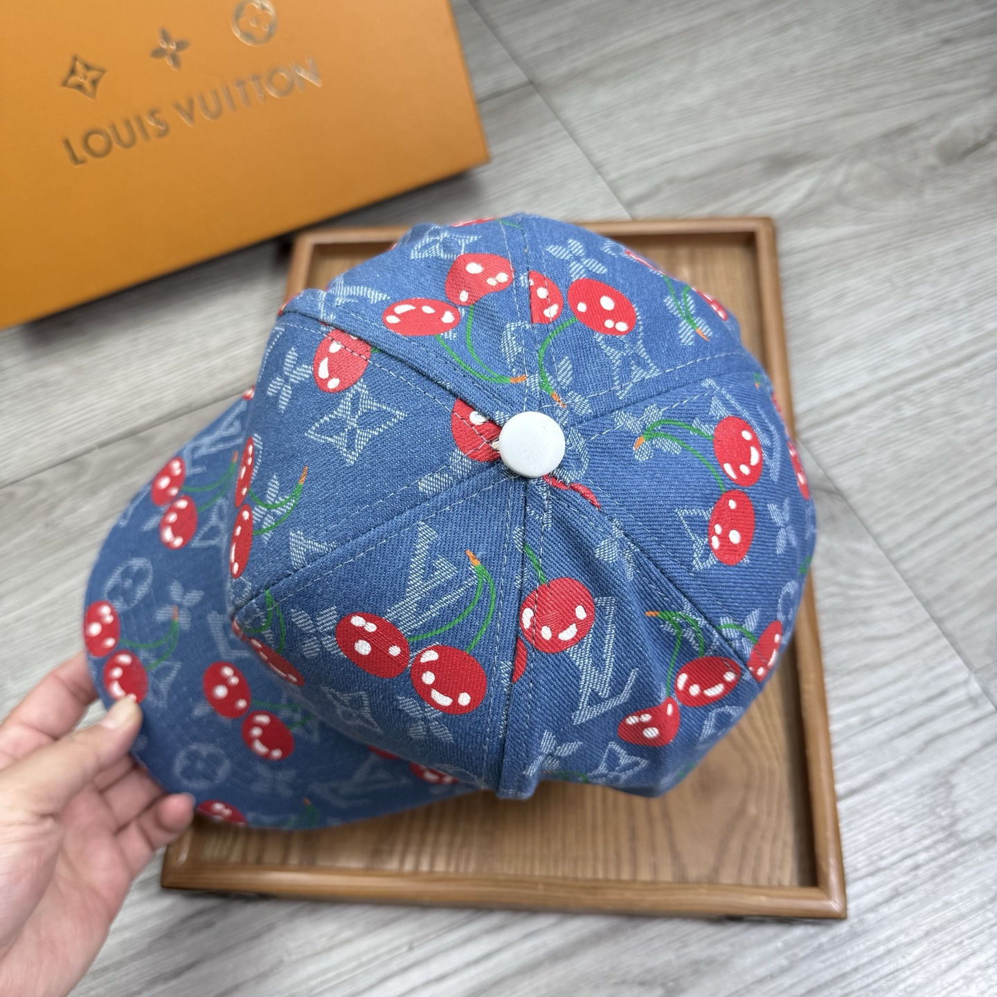 。L家。【配防尘袋】新品棒球帽！材质：纯棉！透气性好！春天挡风，夏天防晒必备单品！颜色大气！款式新颖别致