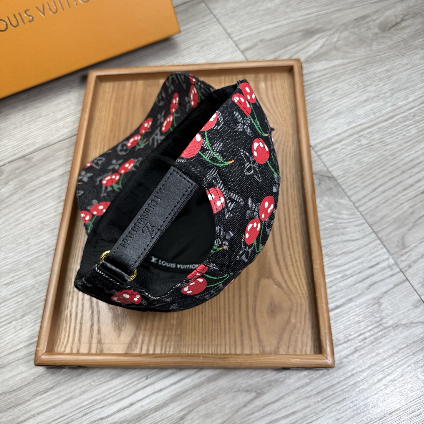 。L家。【配防尘袋】新品棒球帽！材质：纯棉！透气性好！春天挡风，夏天防晒必备单品！颜色大气！款式新颖别致