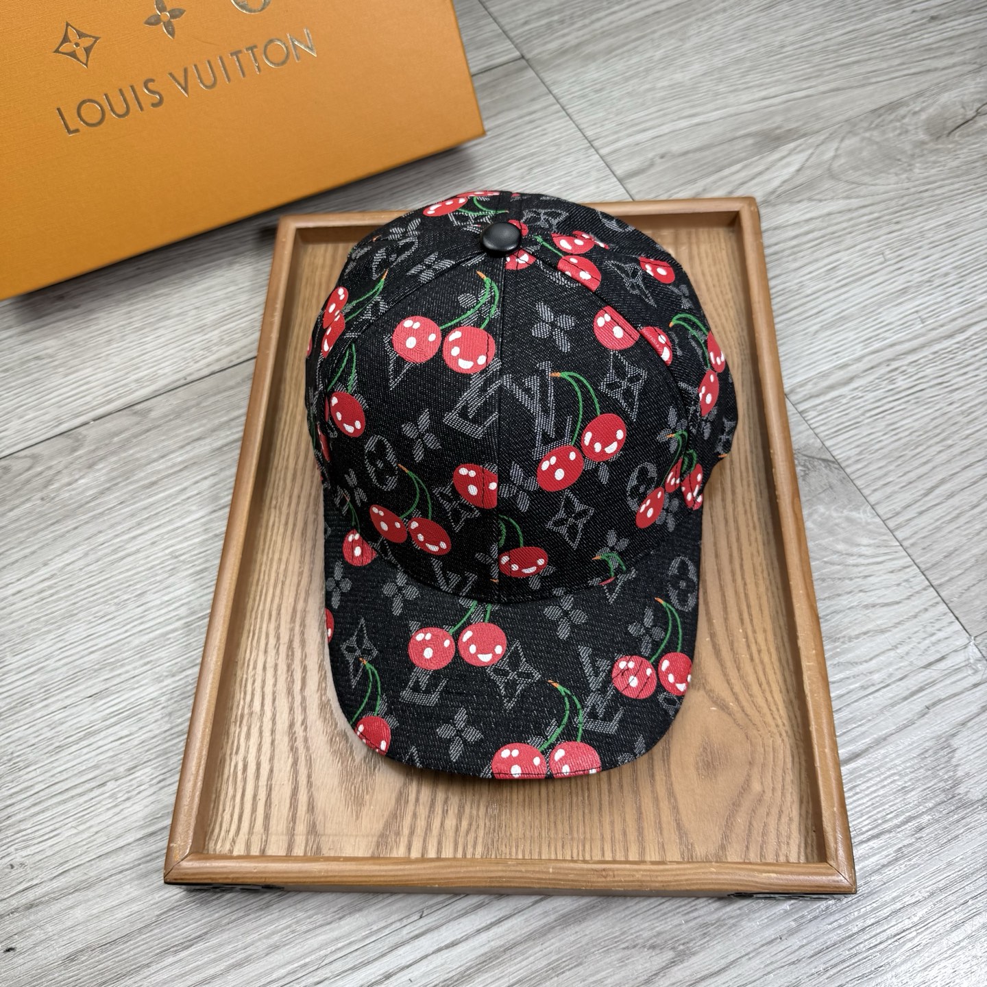 。L家。【配防尘袋】新品棒球帽！材质：纯棉！透气性好！春天挡风，夏天防晒必备单品！颜色大气！款式新颖别致