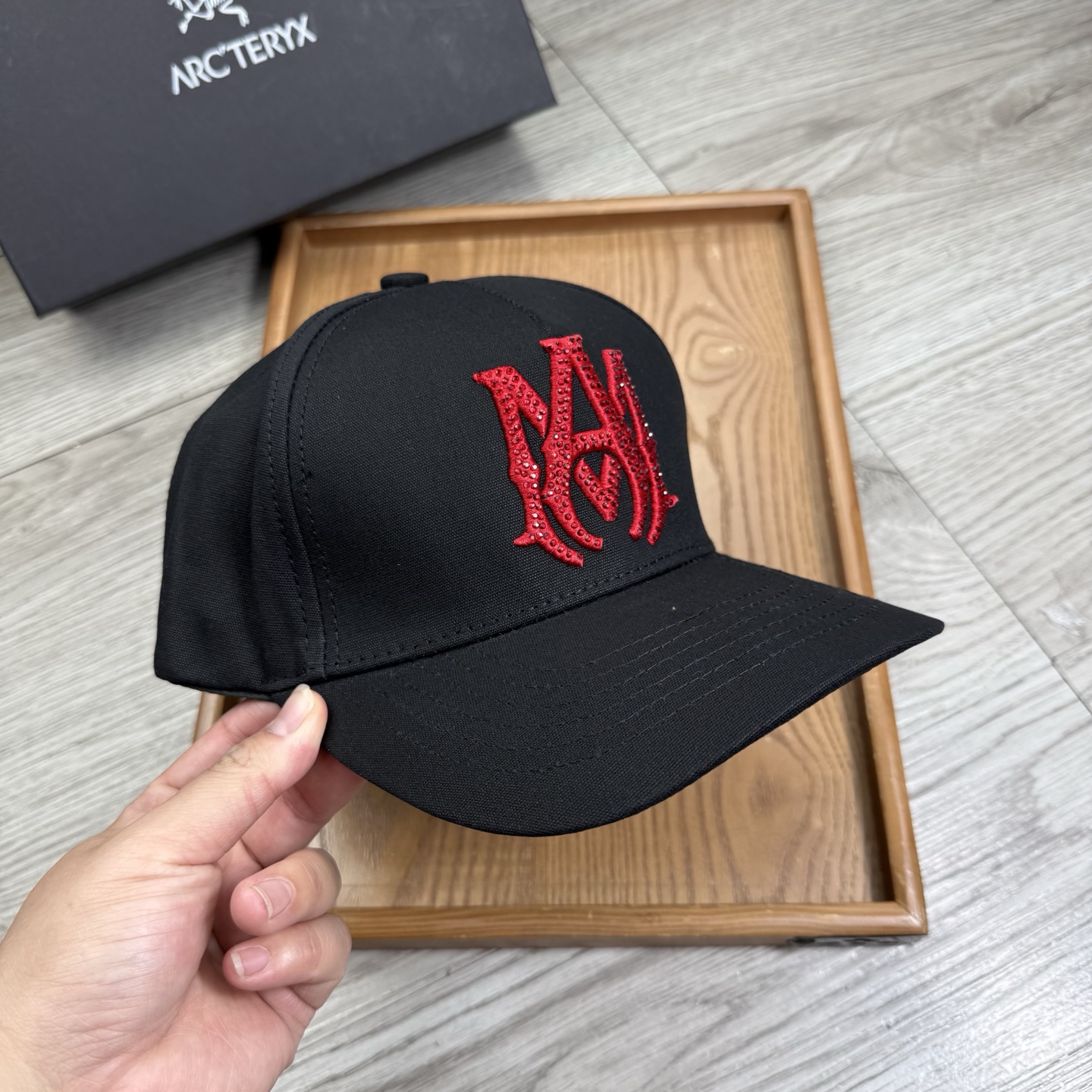 。AMIRI。【配防尘袋】新品棒球帽！材质：纯棉！透气性好！春天挡风，夏天防晒必备单品！颜色大气！款式新