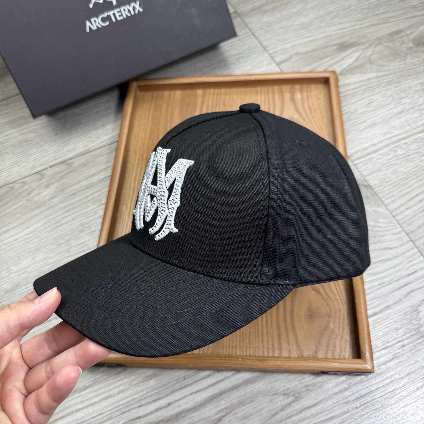 。AMIRI。【配防尘袋】新品棒球帽！材质：纯棉！透气性好！春天挡风，夏天防晒必备单品！颜色大气！款式新