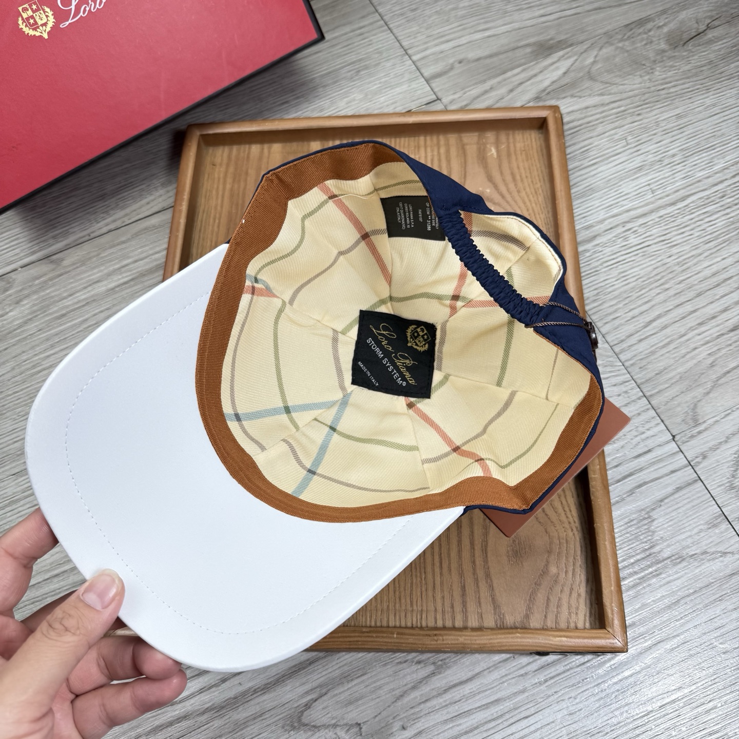 。LP。【配防尘袋】新品棒球帽！材质：纯棉！透气性好！春天挡风，夏天防晒必备单品！颜色大气！款式新颖别致