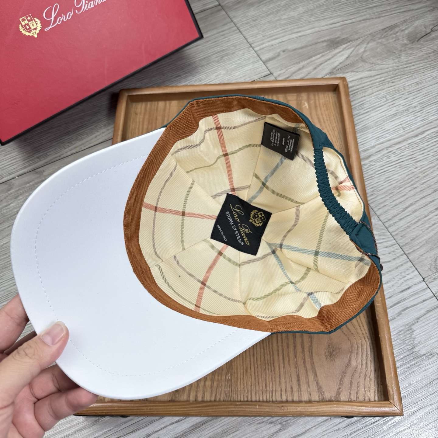 。LP。【配防尘袋】新品棒球帽！材质：纯棉！透气性好！春天挡风，夏天防晒必备单品！颜色大气！款式新颖别致