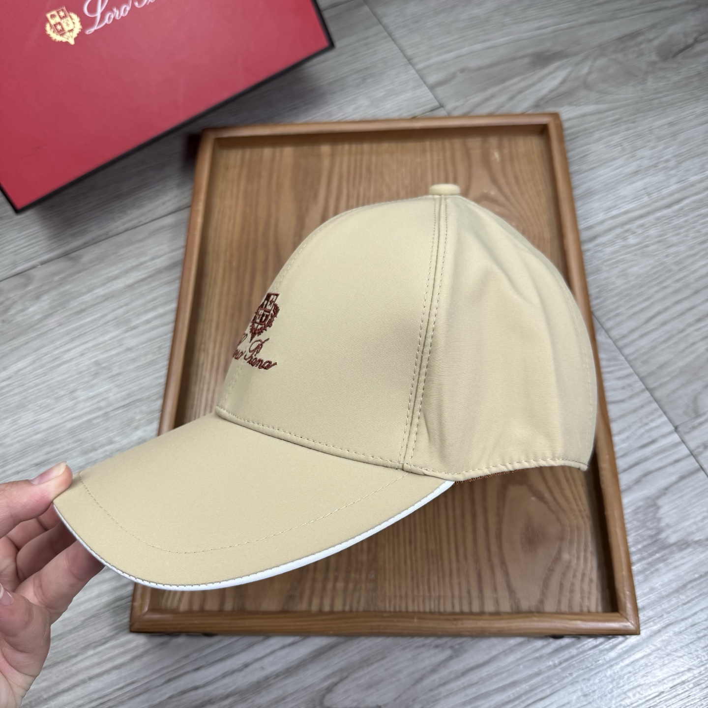 。LP。【配防尘袋】新品棒球帽！材质：纯棉！透气性好！春天挡风，夏天防晒必备单品！颜色大气！款式新颖别致