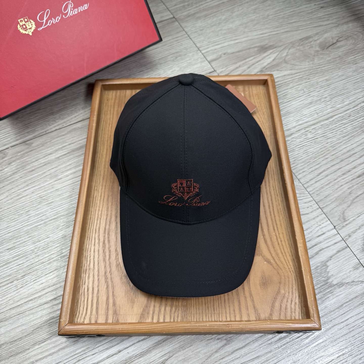 。LP。【配防尘袋】新品棒球帽！材质：纯棉！透气性好！春天挡风，夏天防晒必备单品！颜色大气！款式新颖别致