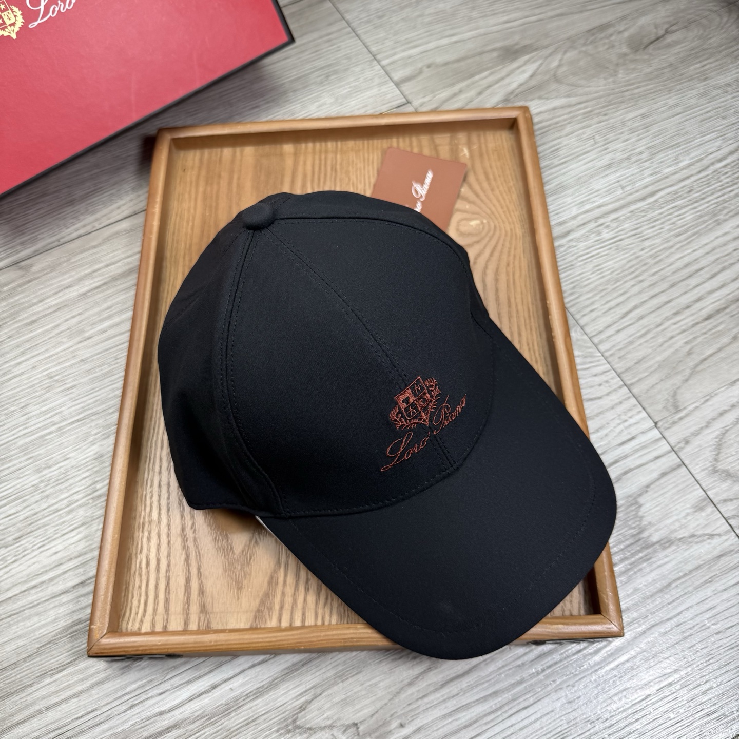 。LP。【配防尘袋】新品棒球帽！材质：纯棉！透气性好！春天挡风，夏天防晒必备单品！颜色大气！款式新颖别致