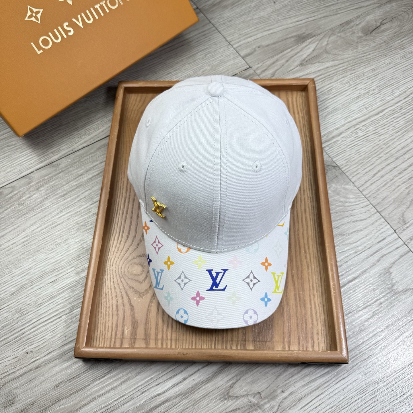 。L家。【配防尘袋】新品棒球帽！材质：纯棉！透气性好！春天挡风，夏天防晒必备单品！颜色大气！款式新颖别致