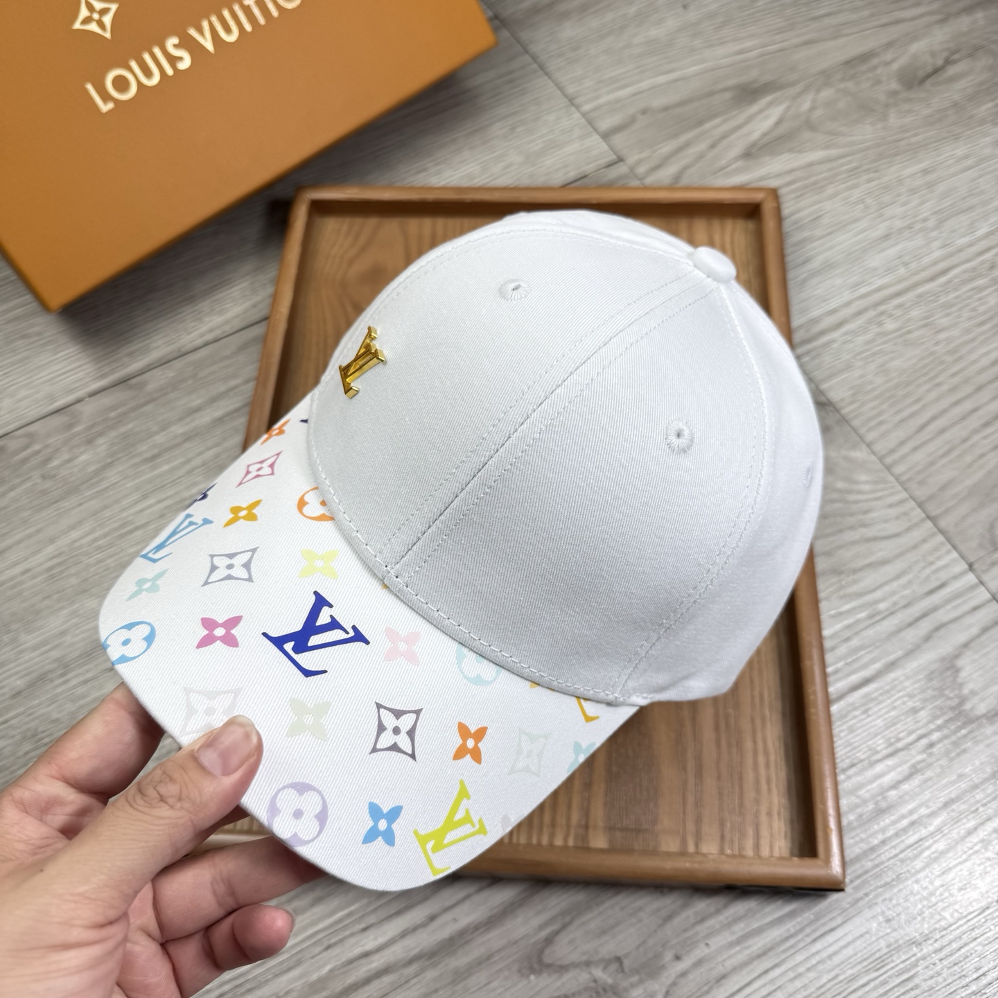 。L家。【配防尘袋】新品棒球帽！材质：纯棉！透气性好！春天挡风，夏天防晒必备单品！颜色大气！款式新颖别致