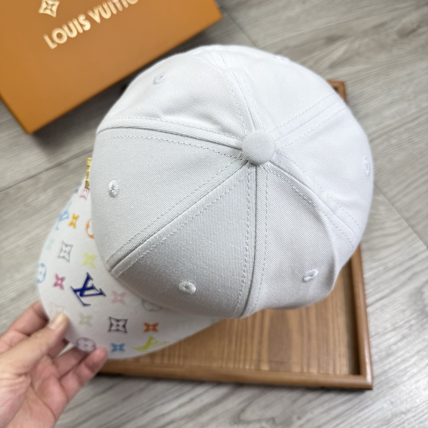 。L家。【配防尘袋】新品棒球帽！材质：纯棉！透气性好！春天挡风，夏天防晒必备单品！颜色大气！款式新颖别致