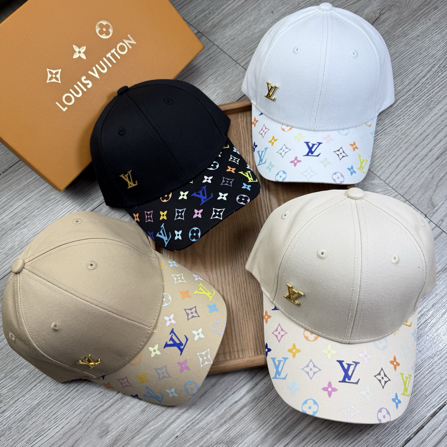 。L家。【配防尘袋】新品棒球帽！材质：纯棉！透气性好！春天挡风，夏天防晒必备单品！颜色大气！款式新颖别致