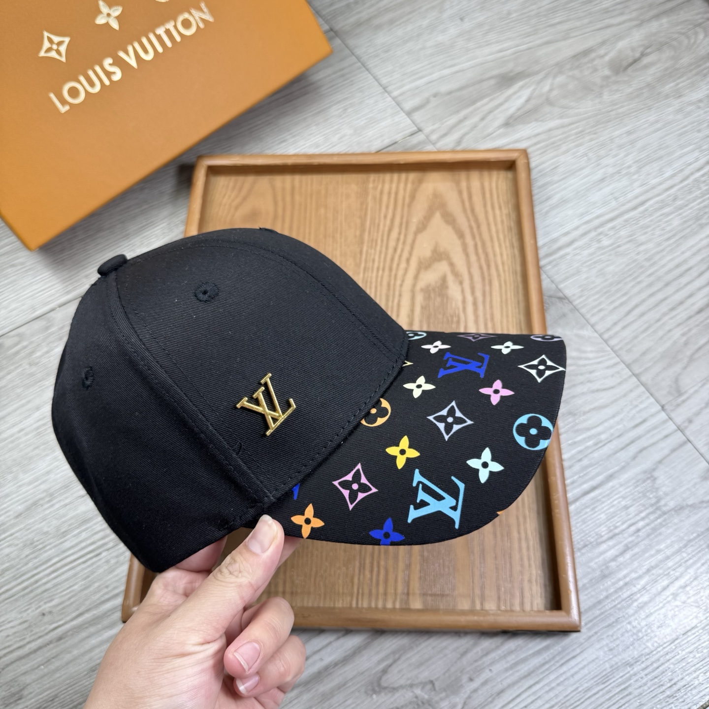 。L家。【配防尘袋】新品棒球帽！材质：纯棉！透气性好！春天挡风，夏天防晒必备单品！颜色大气！款式新颖别致