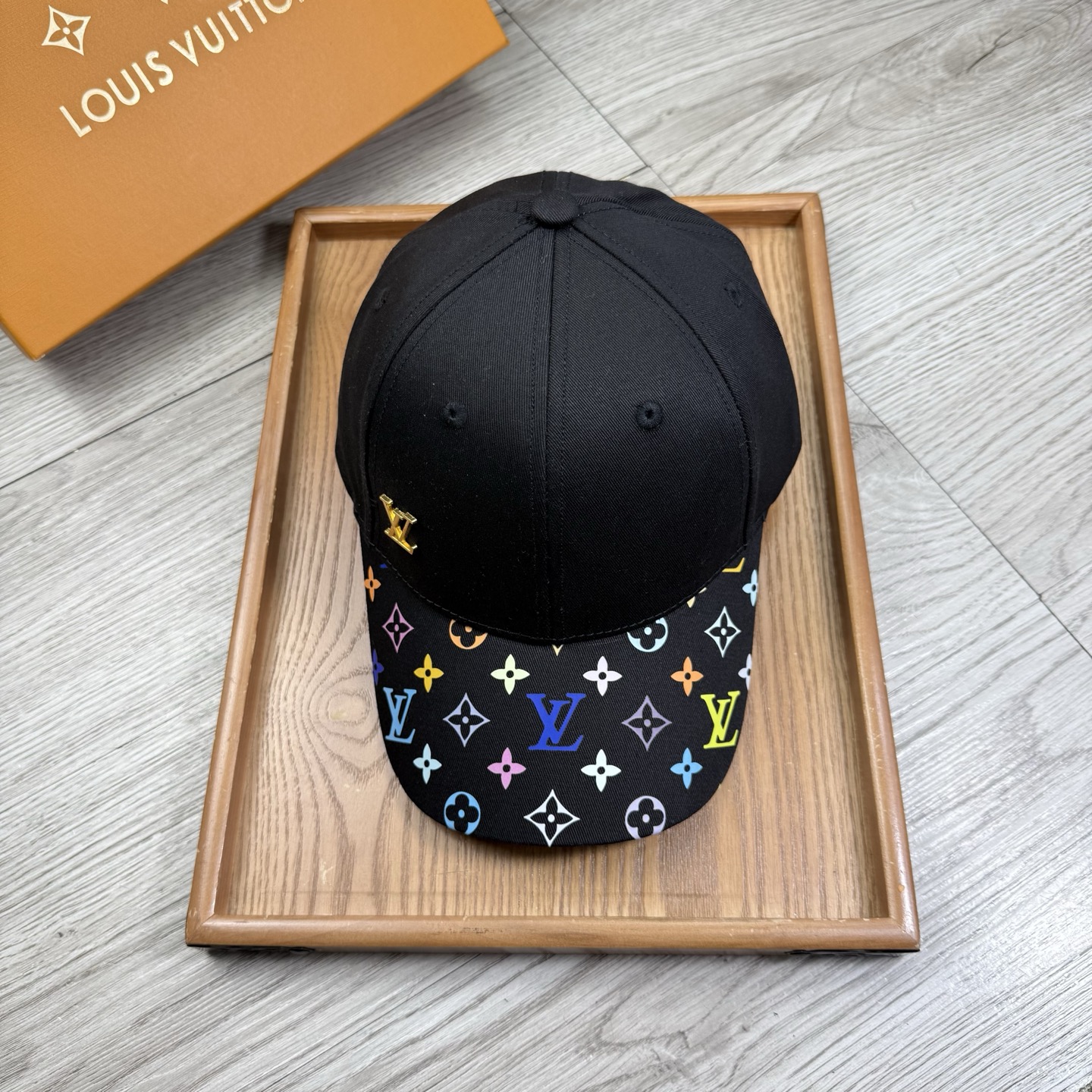 。L家。【配防尘袋】新品棒球帽！材质：纯棉！透气性好！春天挡风，夏天防晒必备单品！颜色大气！款式新颖别致