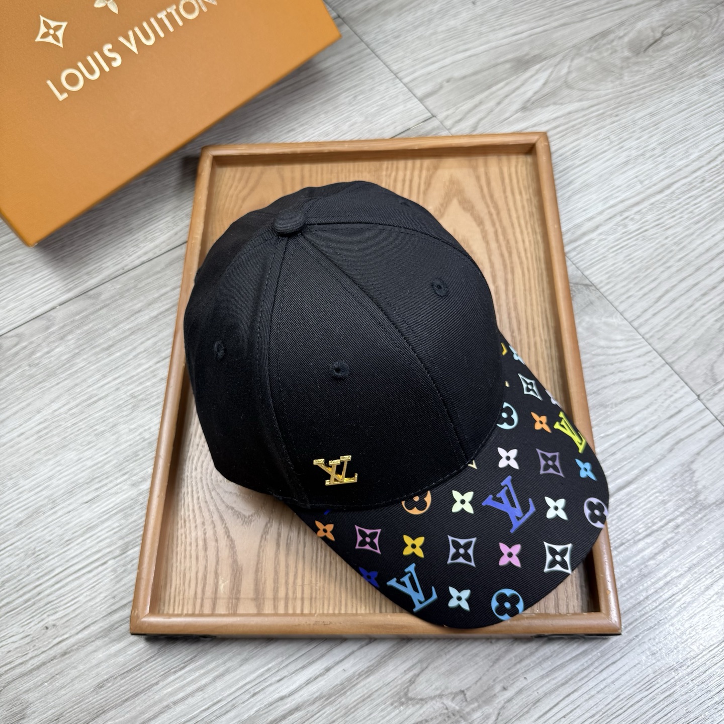 。L家。【配防尘袋】新品棒球帽！材质：纯棉！透气性好！春天挡风，夏天防晒必备单品！颜色大气！款式新颖别致