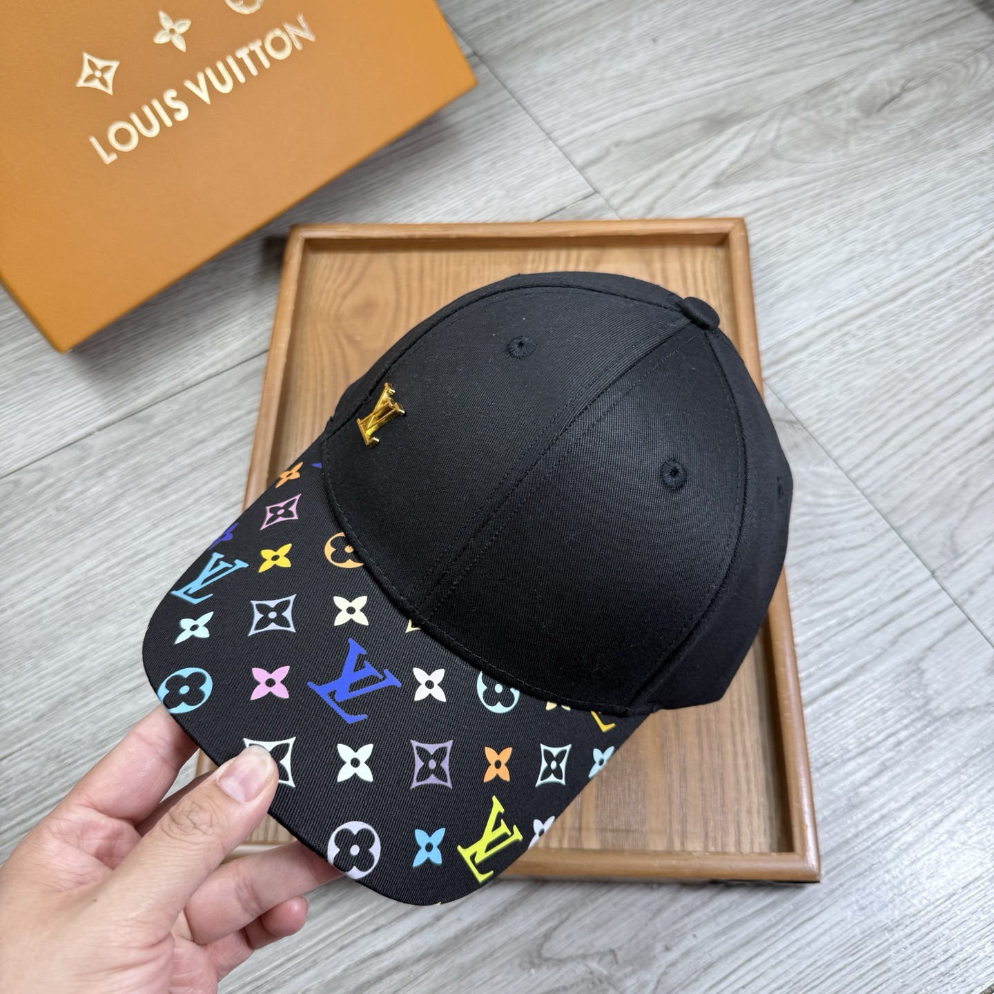 。L家。【配防尘袋】新品棒球帽！材质：纯棉！透气性好！春天挡风，夏天防晒必备单品！颜色大气！款式新颖别致