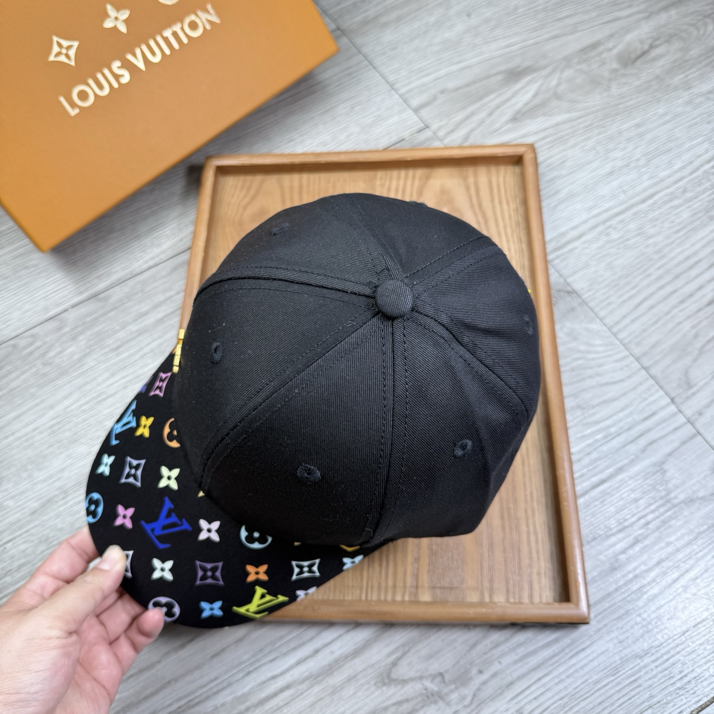 。L家。【配防尘袋】新品棒球帽！材质：纯棉！透气性好！春天挡风，夏天防晒必备单品！颜色大气！款式新颖别致