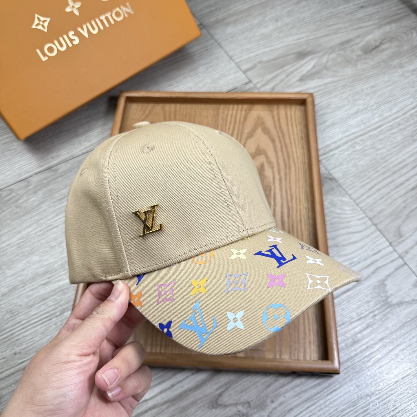 。L家。【配防尘袋】新品棒球帽！材质：纯棉！透气性好！春天挡风，夏天防晒必备单品！颜色大气！款式新颖别致