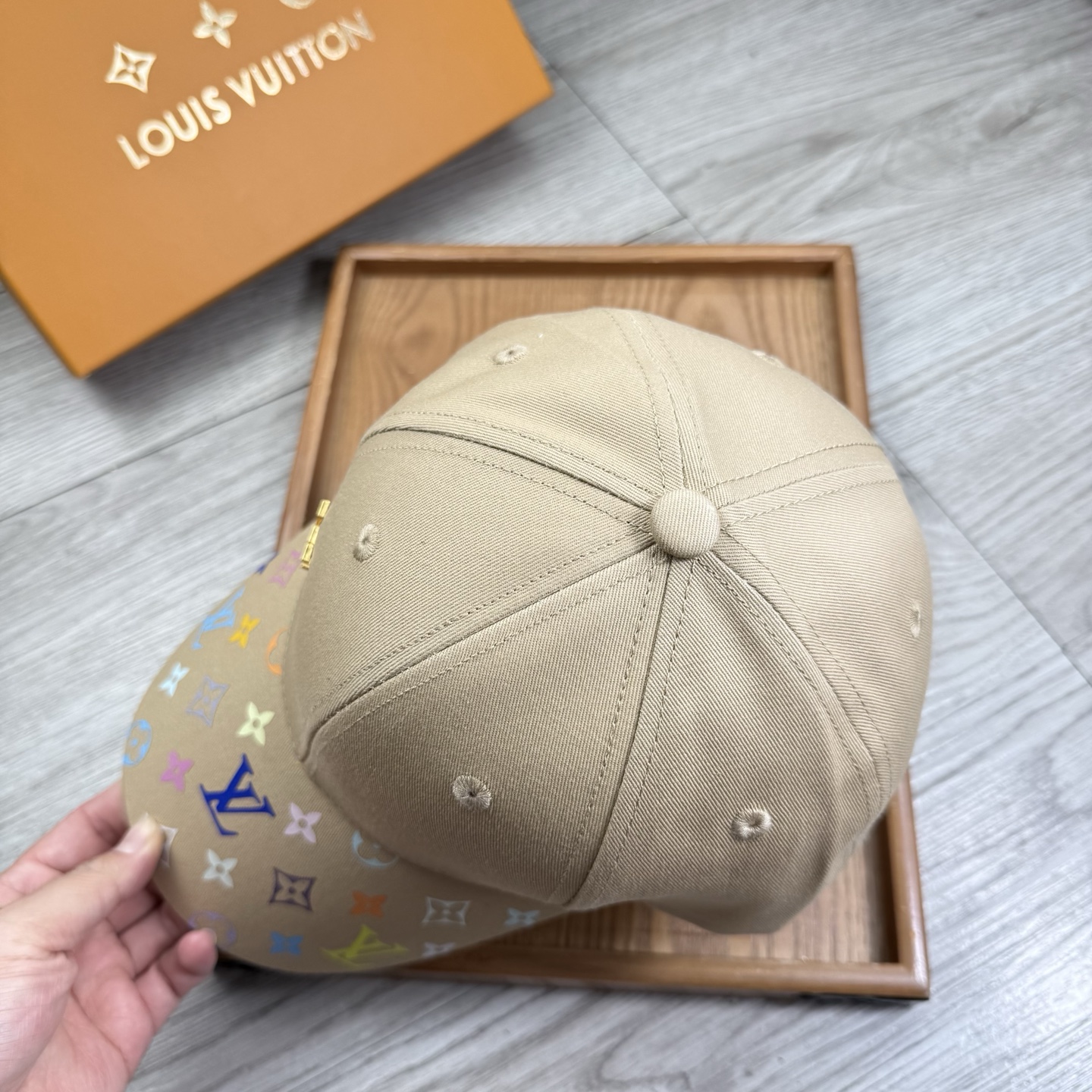。L家。【配防尘袋】新品棒球帽！材质：纯棉！透气性好！春天挡风，夏天防晒必备单品！颜色大气！款式新颖别致